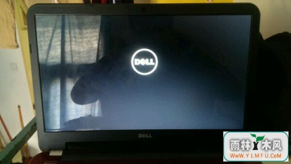 为什么win8开机会黑屏 \